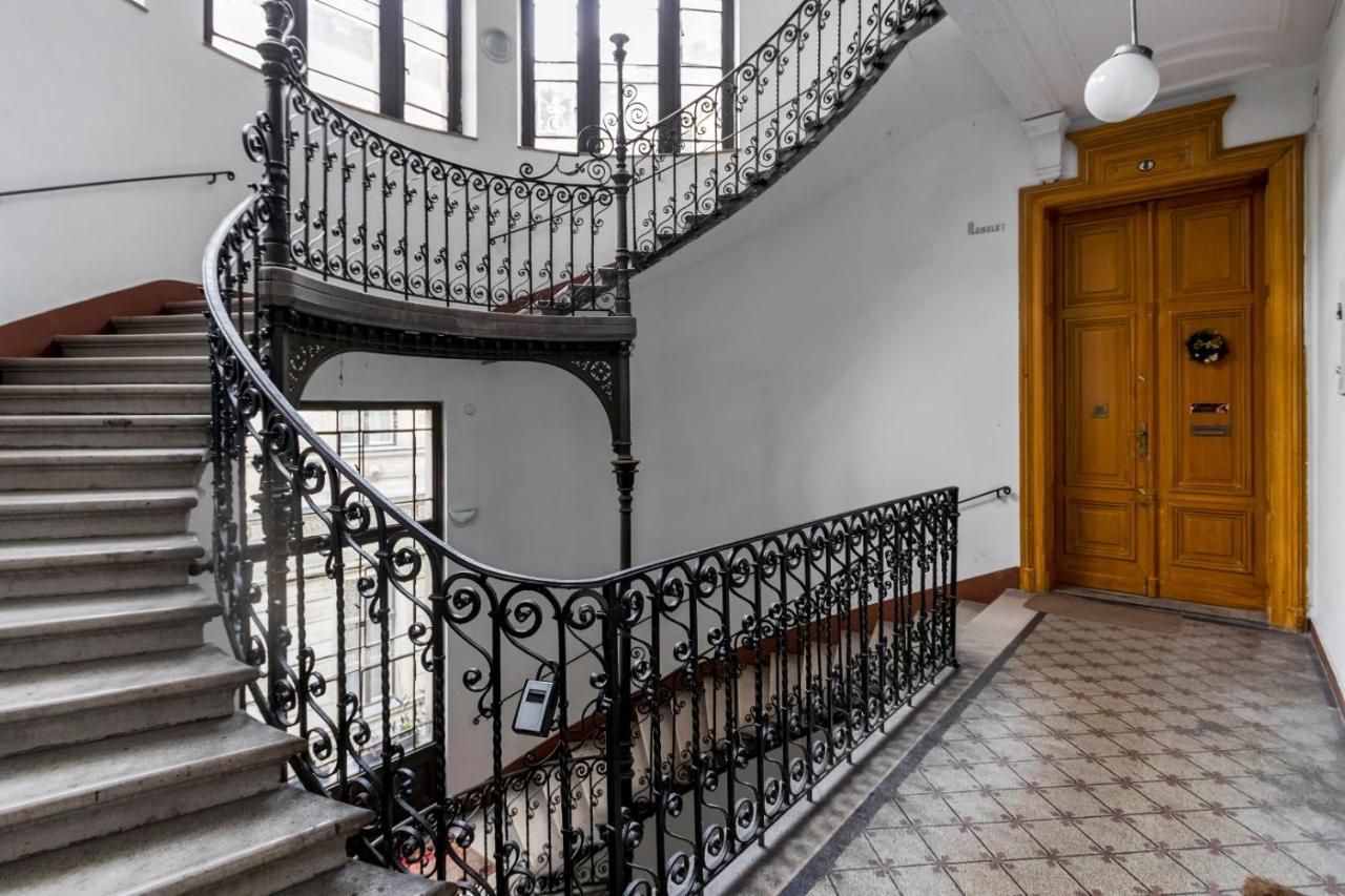 Rp1 Apartment Будапеща Екстериор снимка